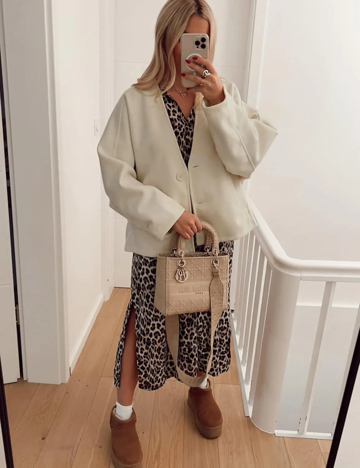Huaqiao Womens Cropped Pea Coat Oversized Short Wool Blend Jacket Casual V Neck Button Down Jacket with Pockets