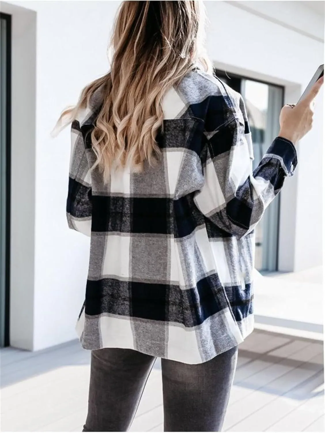 Women's Fashion Cropped Flannel Wool Blend Plaid Shacket Long Sleeve Button Down Jackets 2023 Fall Casual Coat Pockets